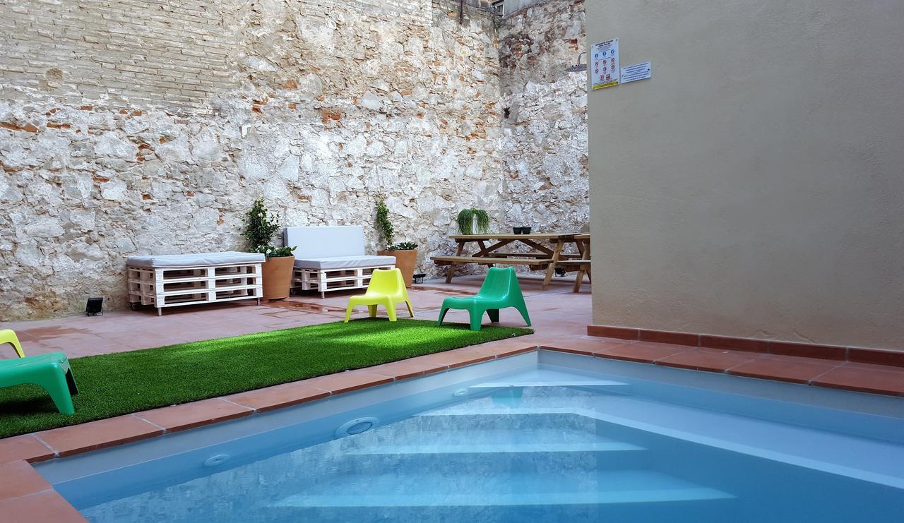 Ten To Go Hostel Barcelona Bagian luar foto