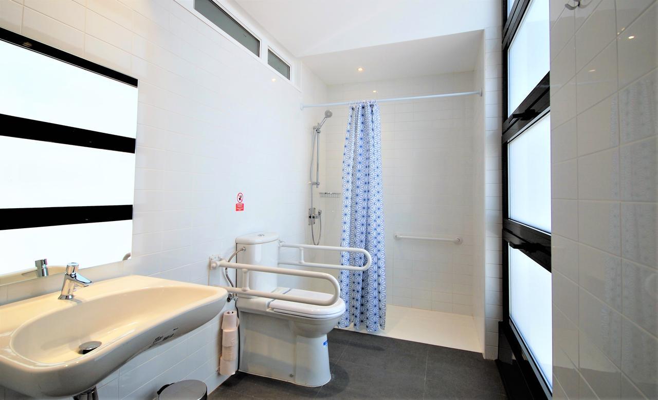Ten To Go Hostel Barcelona Bagian luar foto