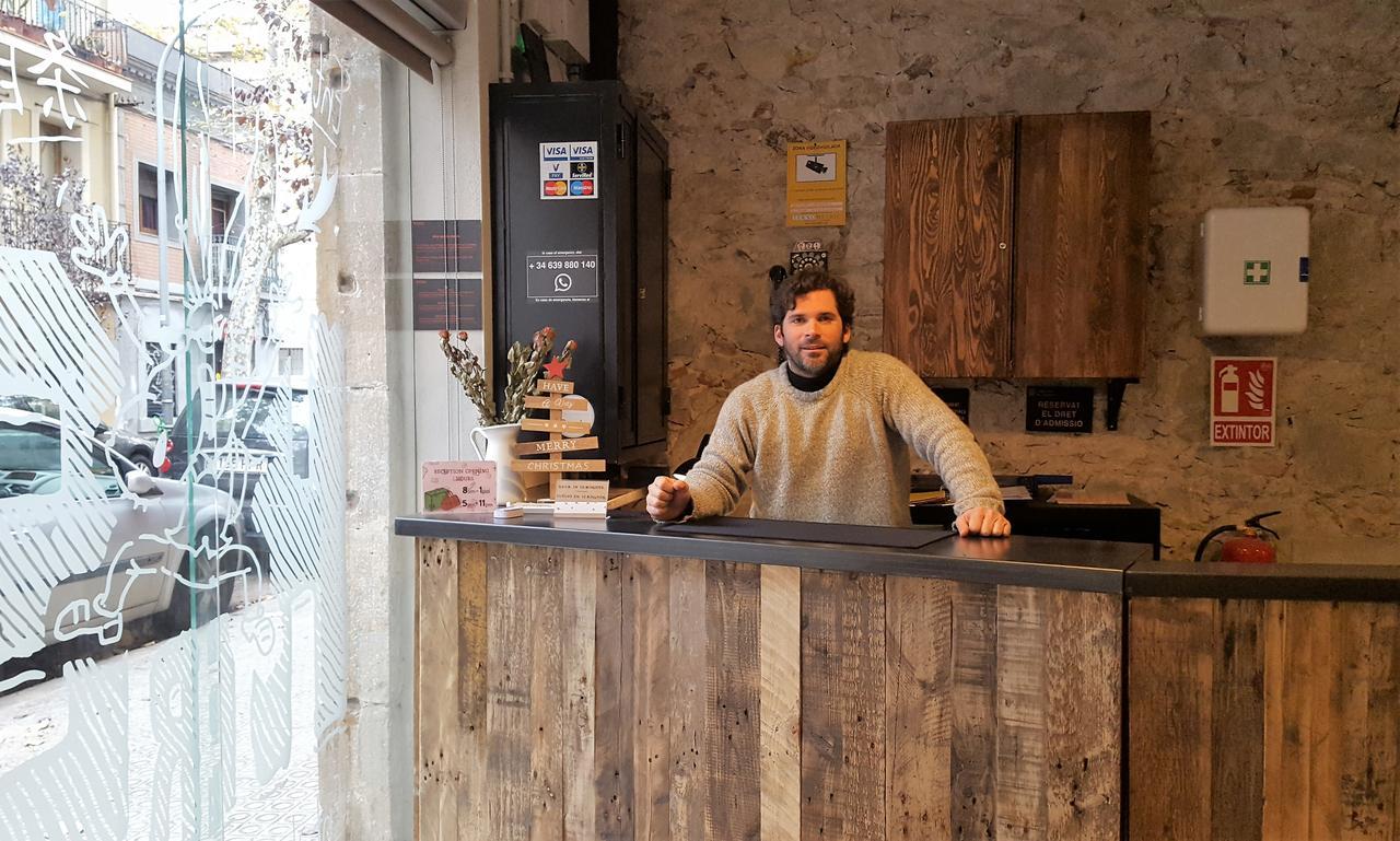 Ten To Go Hostel Barcelona Bagian luar foto