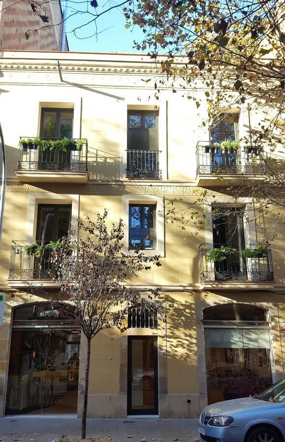 Ten To Go Hostel Barcelona Bagian luar foto
